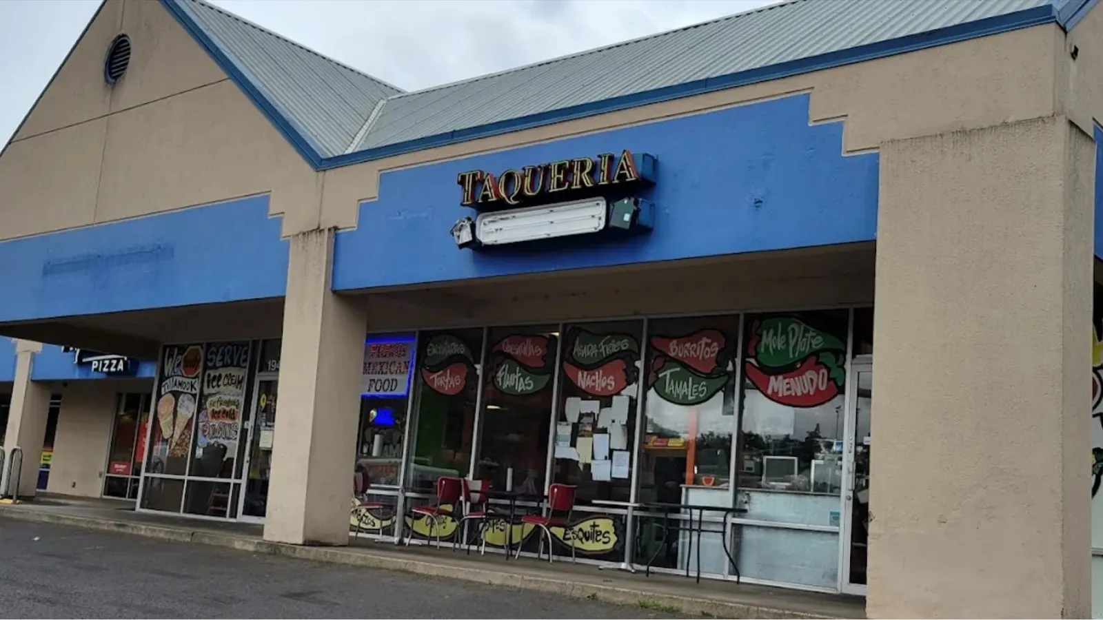 Taqueria Las Casitas storefront on SW Boones Ferry Road in Tualatin
